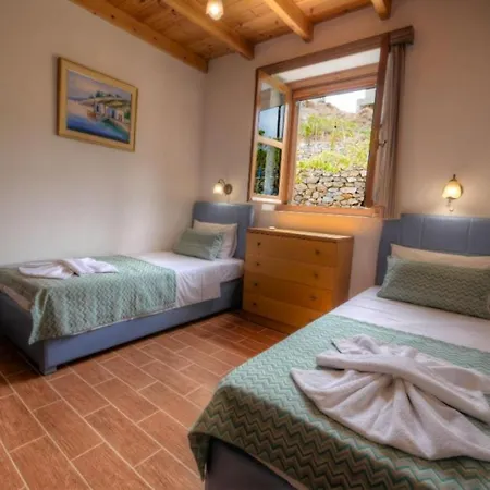 Stone Villa I In Petres Petres  Exterior photo
