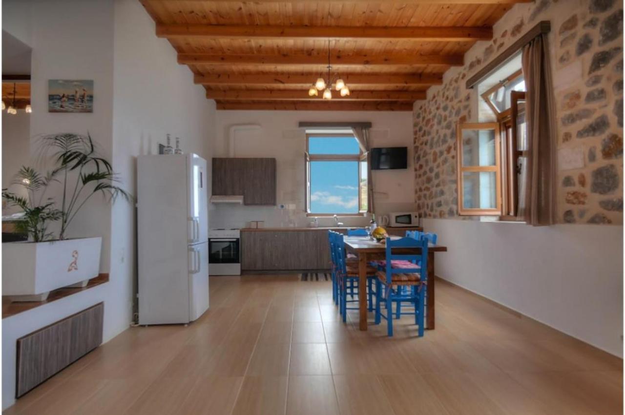 Villa Stone I In Petres
